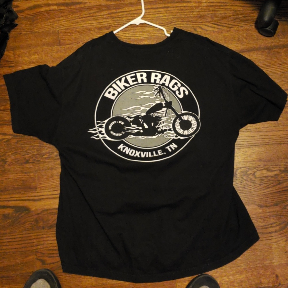 Black tee